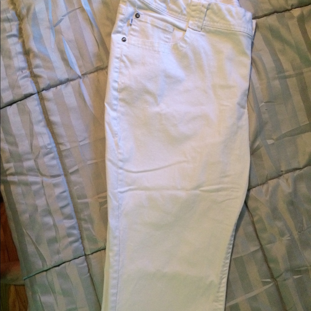 Lee Natural Fit Capris 24W